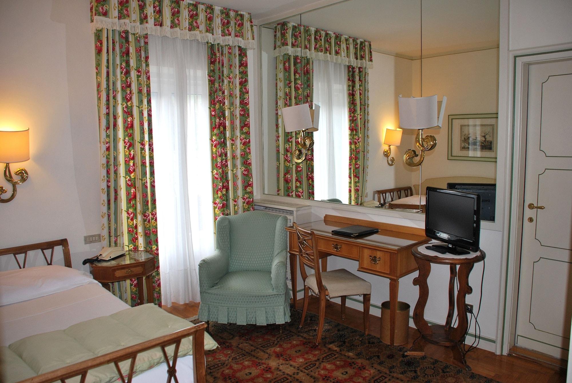 Hotel De La Poste Cortina dʼAmpezzo Extérieur photo