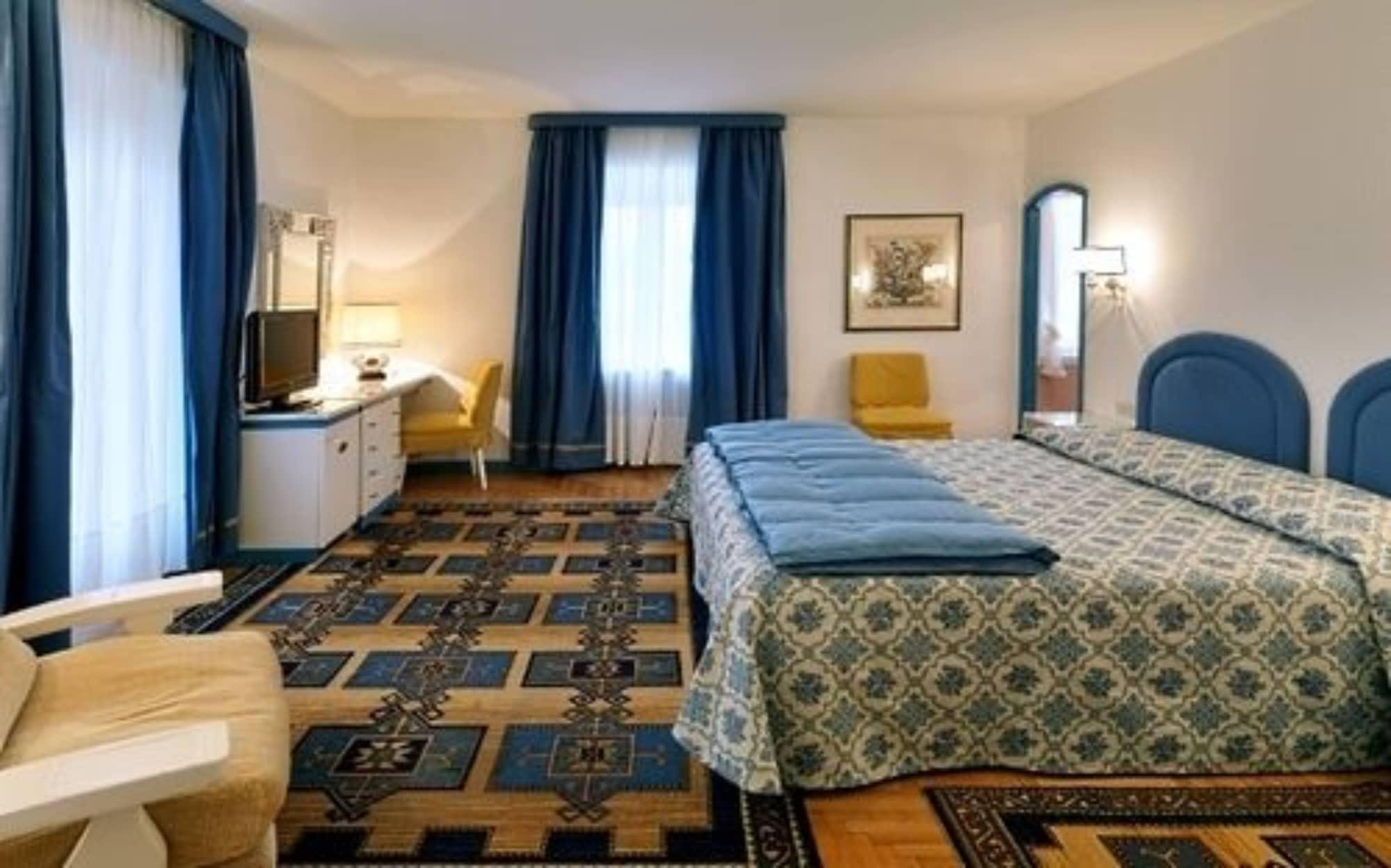 Hotel De La Poste Cortina dʼAmpezzo Extérieur photo