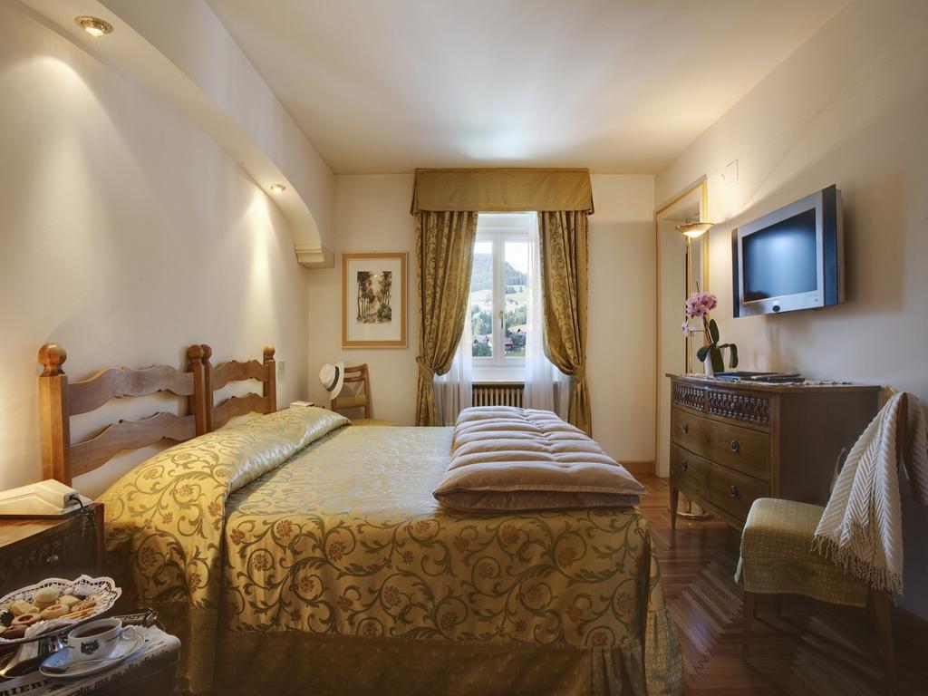 Hotel De La Poste Cortina dʼAmpezzo Extérieur photo