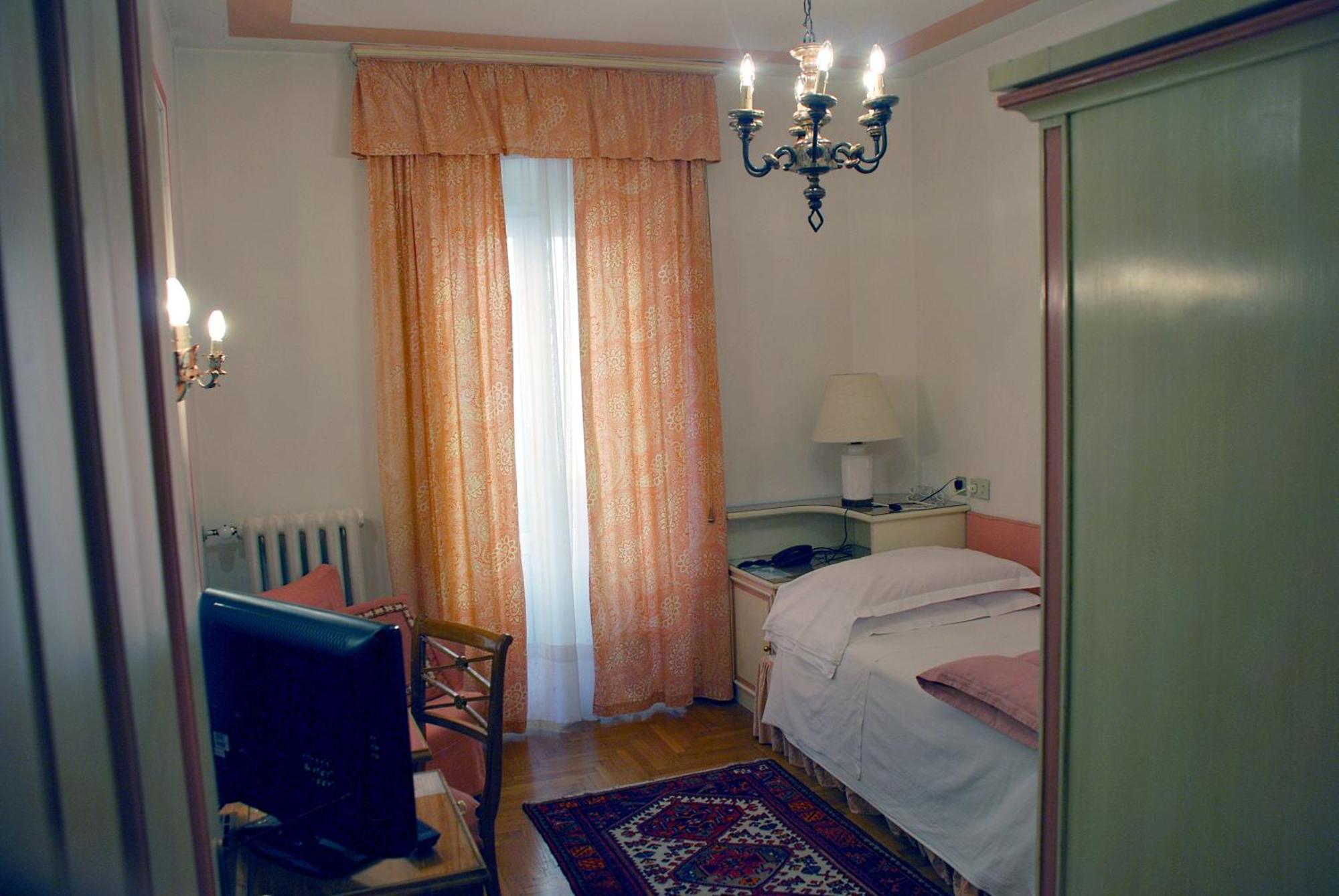 Hotel De La Poste Cortina dʼAmpezzo Extérieur photo